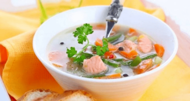 蛋白质饮食的鱼汤