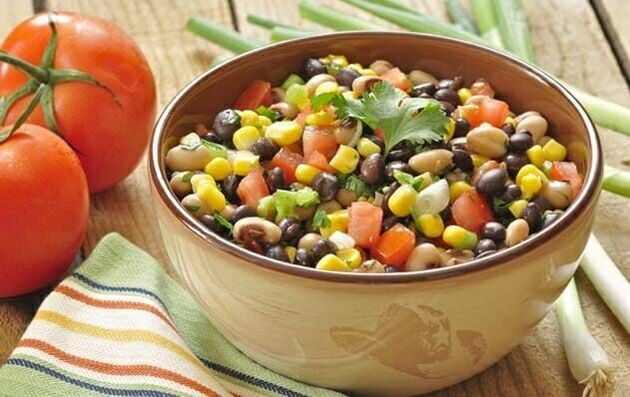 减肥蔬菜沙拉可以包括在菜单中，以适当的营养减肥